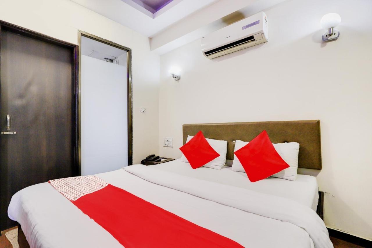 OYO 74335 Hotel Dash Vadodara Exterior foto