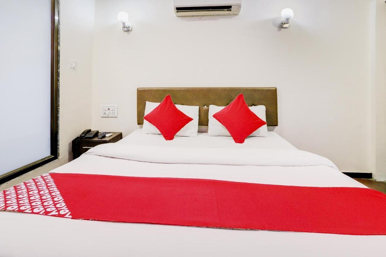 OYO 74335 Hotel Dash Vadodara Exterior foto