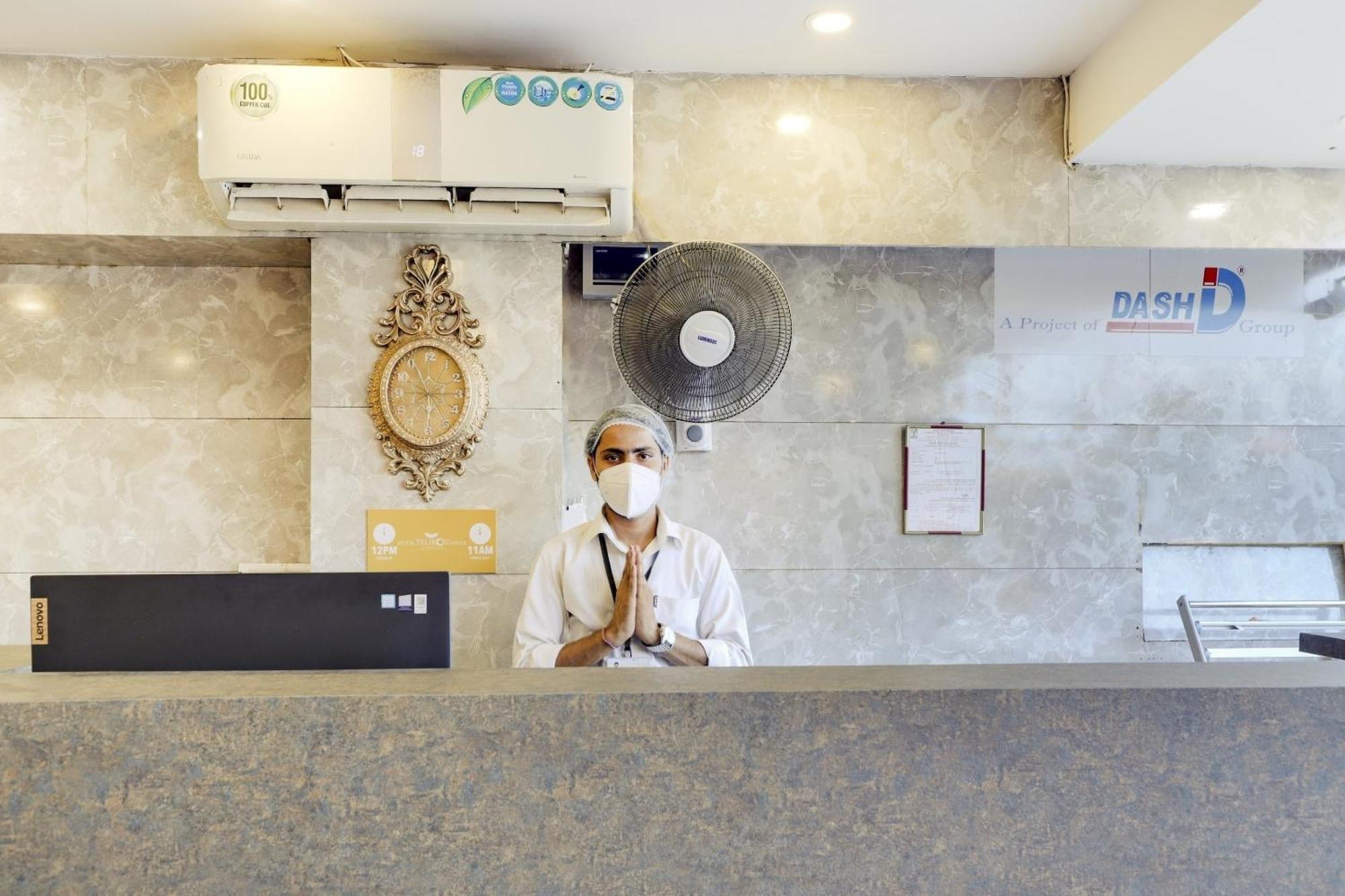 OYO 74335 Hotel Dash Vadodara Exterior foto